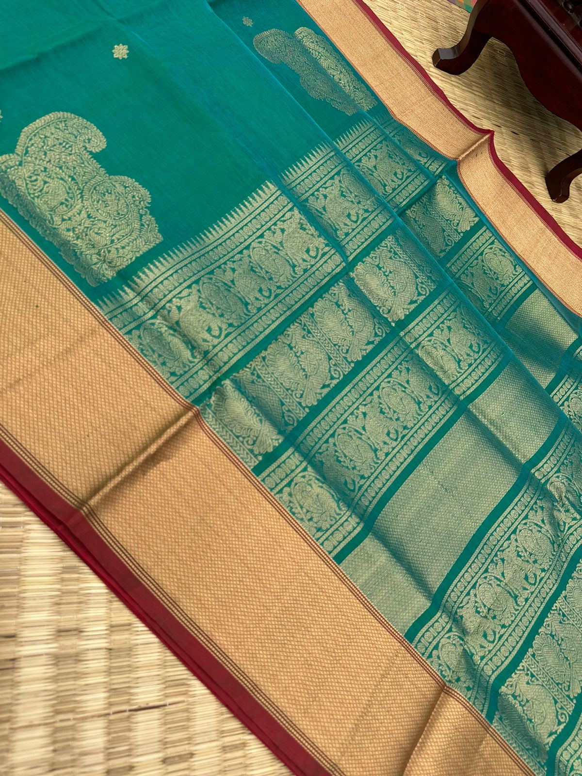 Zari Kissed Silk Cotton -deep teal blue/green corner buttas with solid borders, everyone will say you are wearing a silk saree
