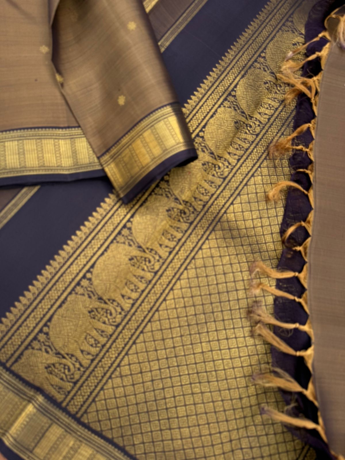 Leela - The bliss of small border Kanchivarams - very rare metallic bronze black coffee tone