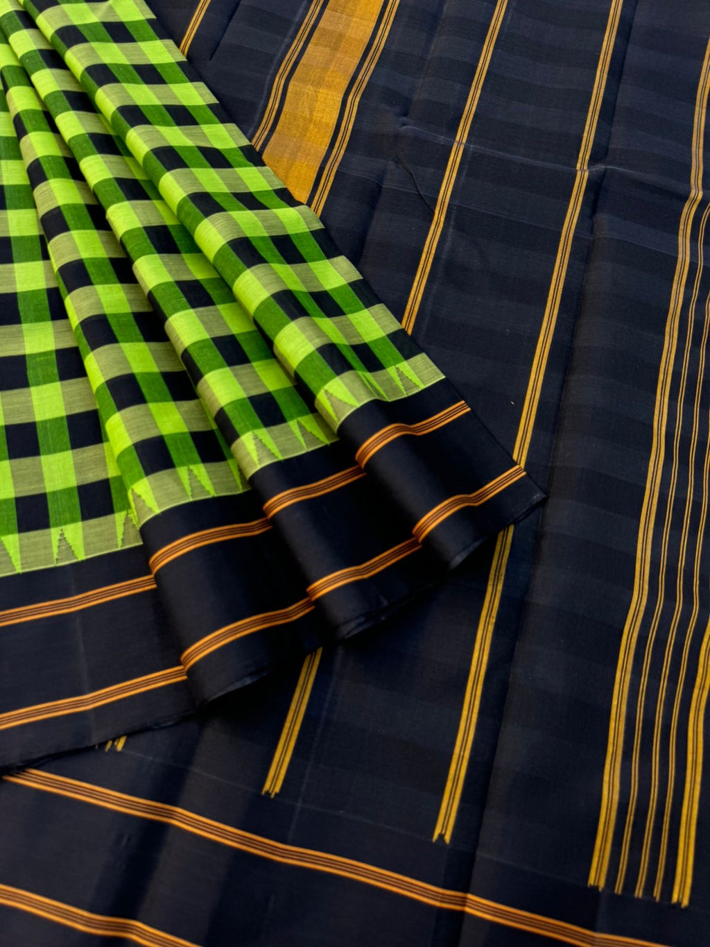 Signature Silk Cotton -green and black kattam