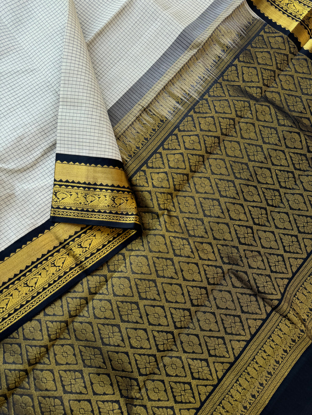 Korvai Silk Cotton - pale off white and black podi kattam