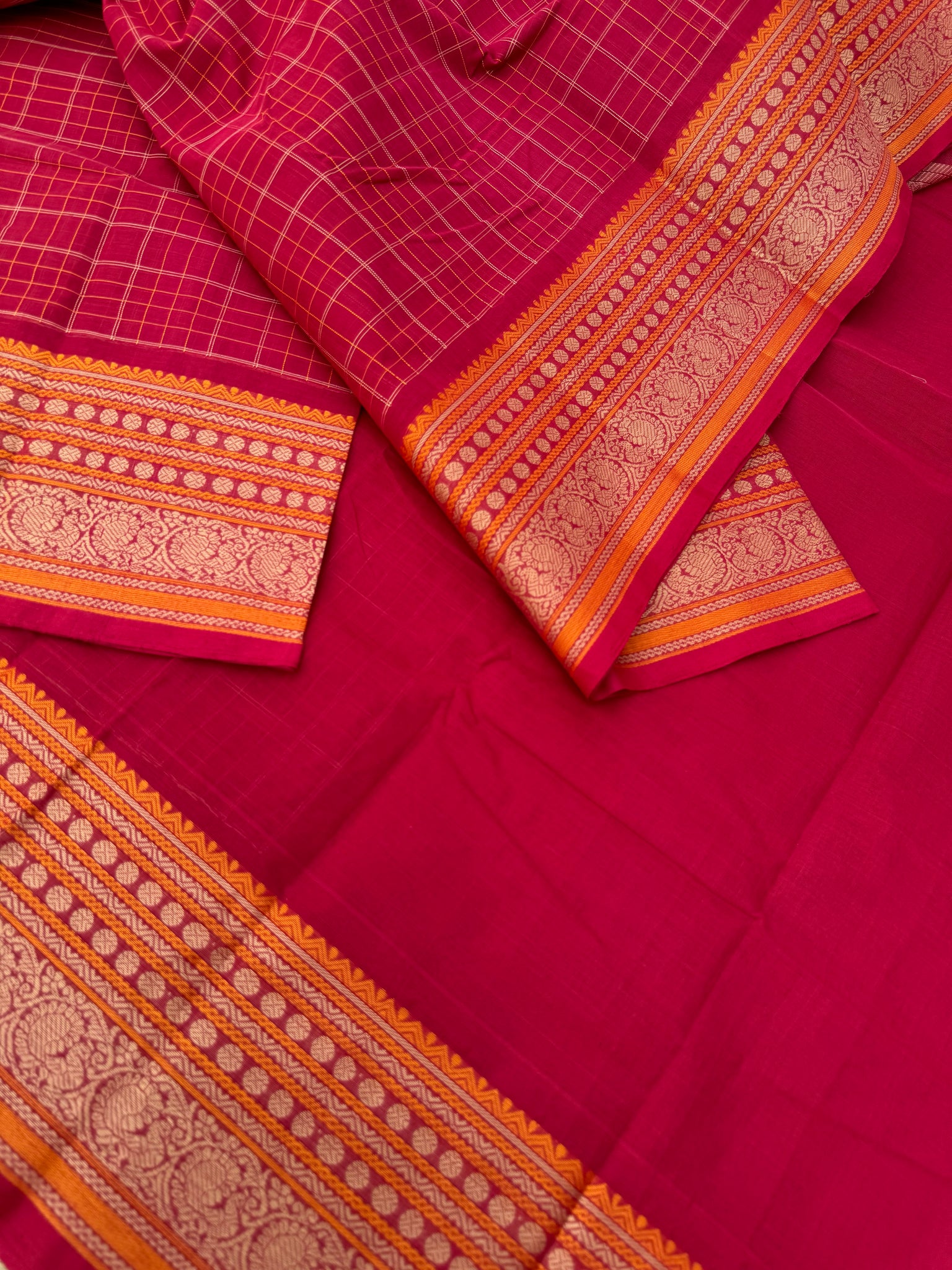 Mangalavastaram - deep traditional red kattam with grand pallu