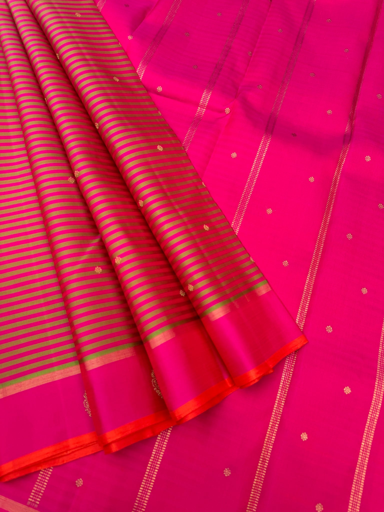 Vari Koodu on Kanchivaram - pink on pink oosi vaalapoo koodu ...