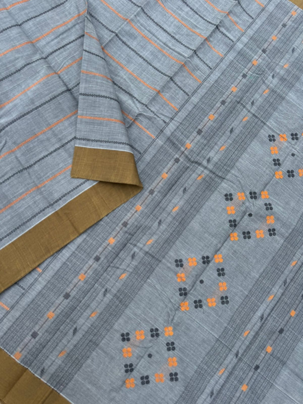Mangalavastaram - grey veldhari with bronze tone borders with jamdani style pallu