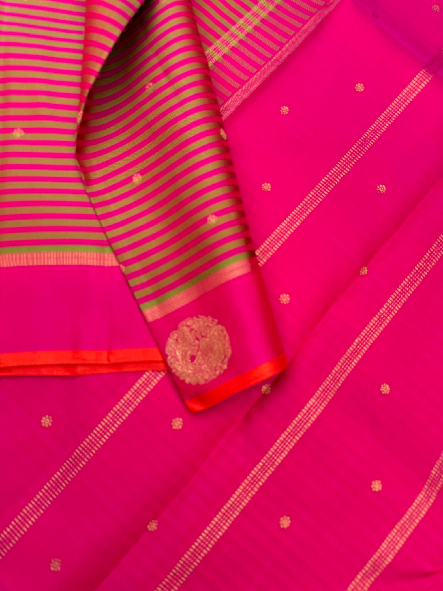 Vari Koodu on Kanchivaram - pink on pink oosi vaalapoo koodu ...