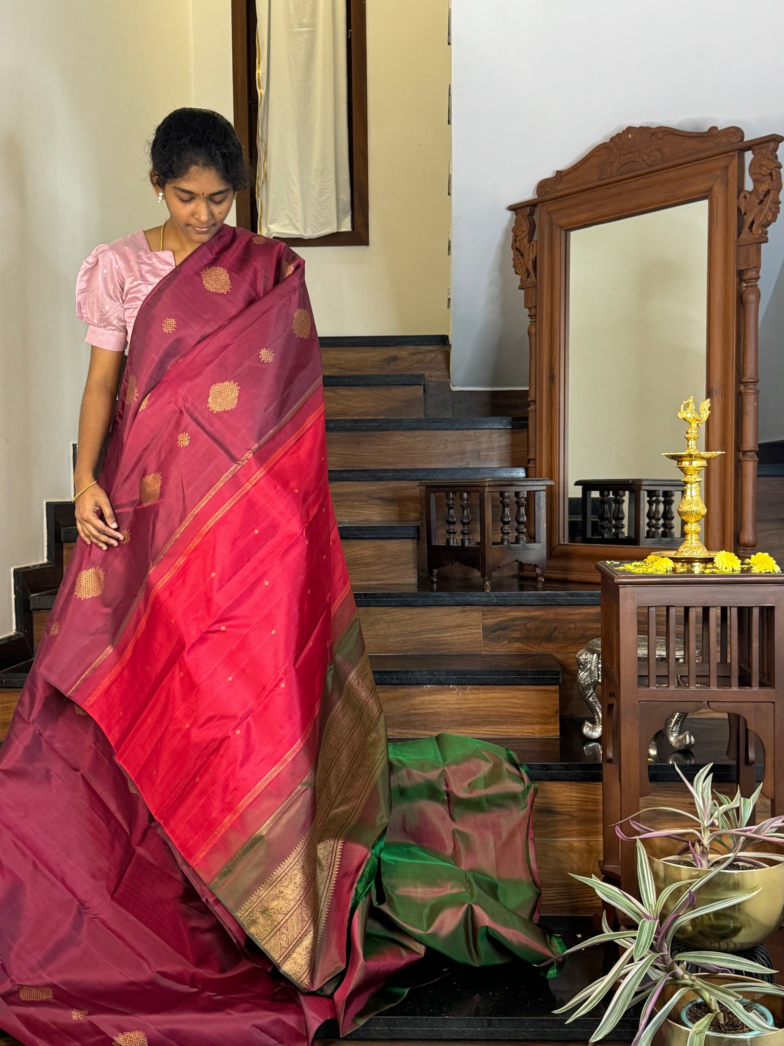 Mohaa - Beautiful Borderless Kanchivaram - a brick red kolam kanchivaram with borders concept