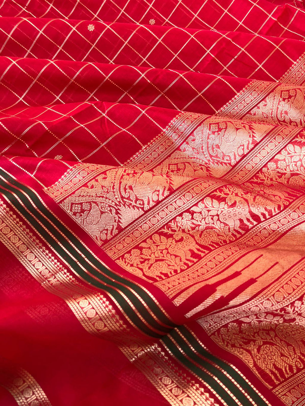 Zari Kissed Silk Cotton - absolutely gorgeous red muthukattam and buttas with moopula woven borders
