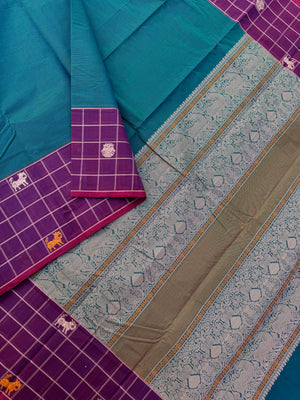 Mangalavastaram - what a beautiful concept of borders kattam buttas with plain body with grand pallu