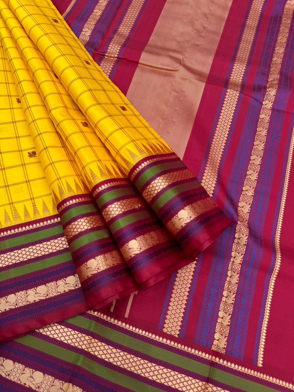 The Best of No Zari Korvai Kanchivaram - the most traditional yellow and aaraku with all traditional Kanchivaram elements kattam buttas Korvai everything