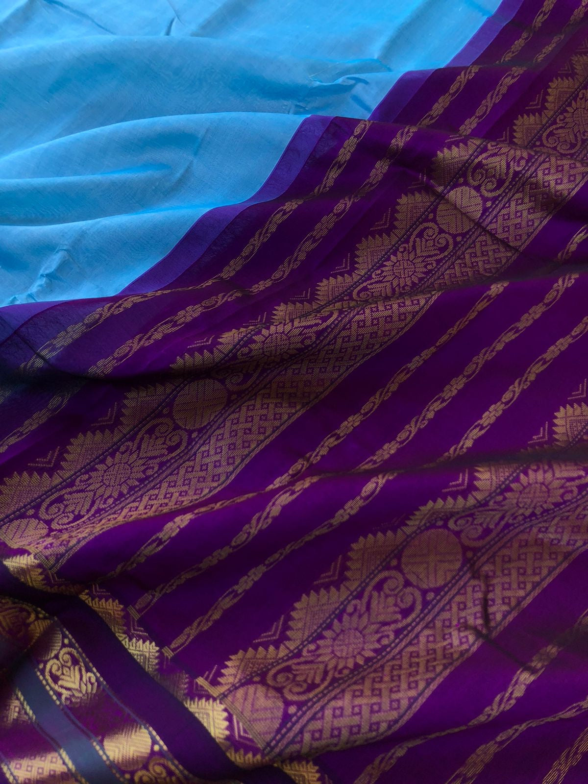 Margazhi Vibrs on Korvai Silk Cotton - powder blue and violet