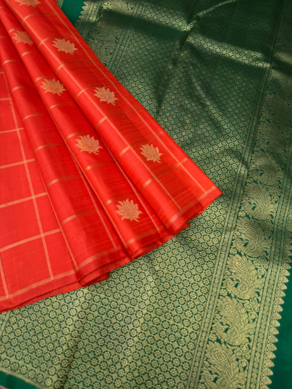 Mohaa - Beautiful Borderless Kanchivarams - orange and green lotus buttas