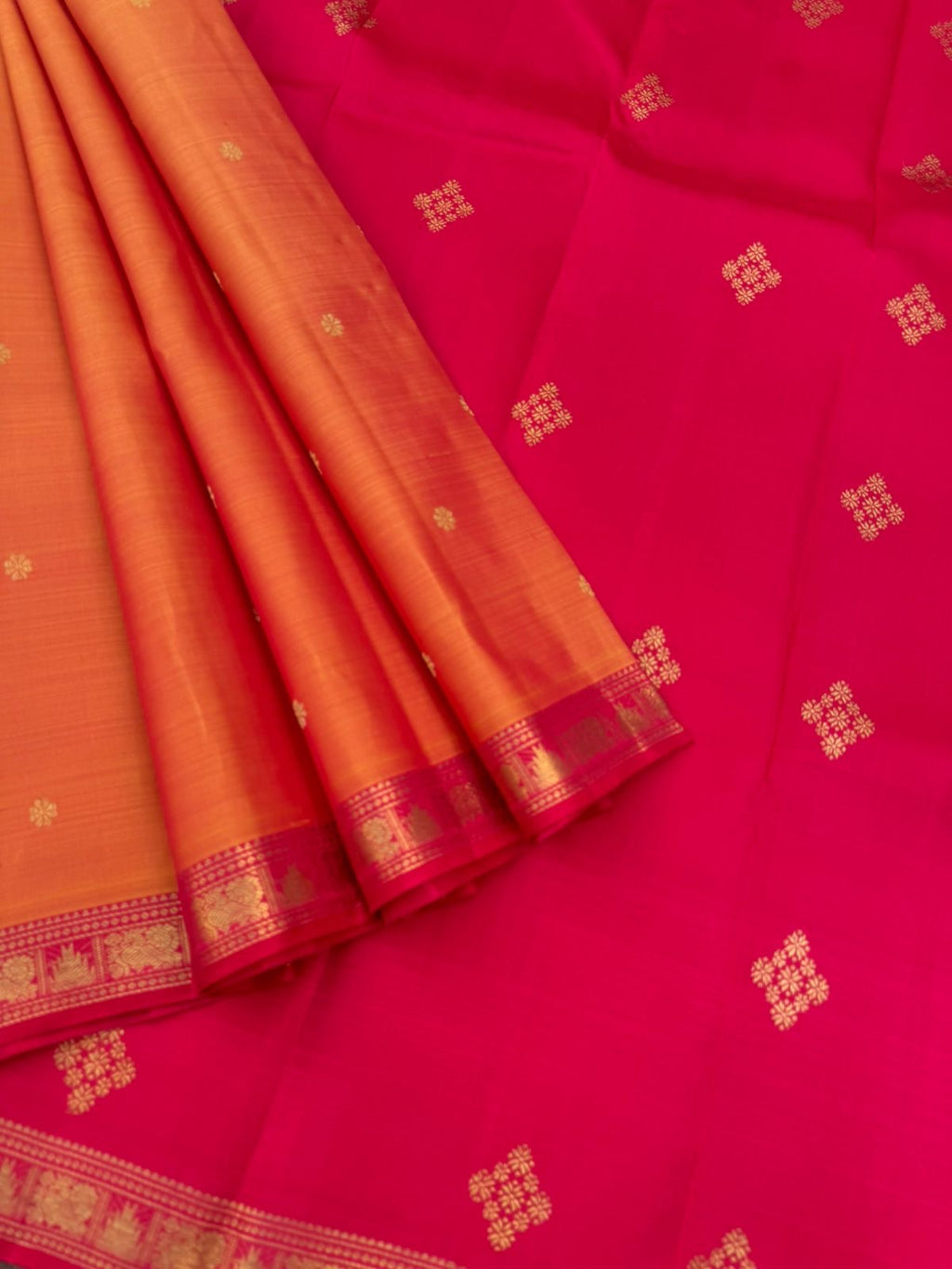 Leela - The bliss of small border Kanchivarams - rusty orange and red with unique buttas woven pallu and blouse