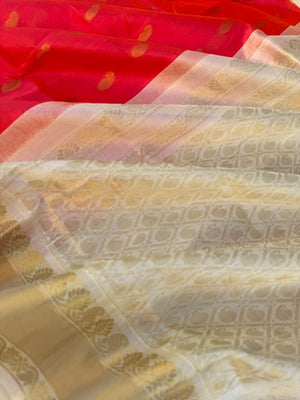 Korvai Silk Cottons -kanakambaram and golden ivory