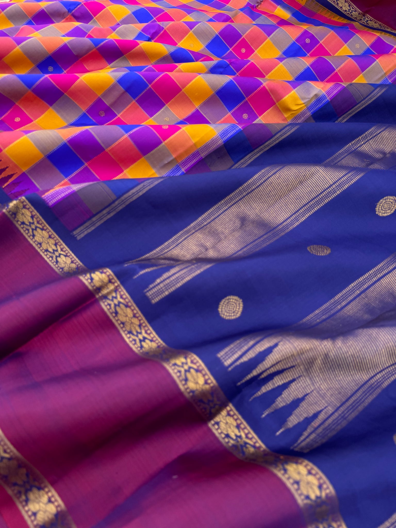 Paalum palamum kattam on Kanchivaram - Most most beautiful very classy old style paalum palamum kattam with deep ink blue pallu and blouse with retta pett woven borders