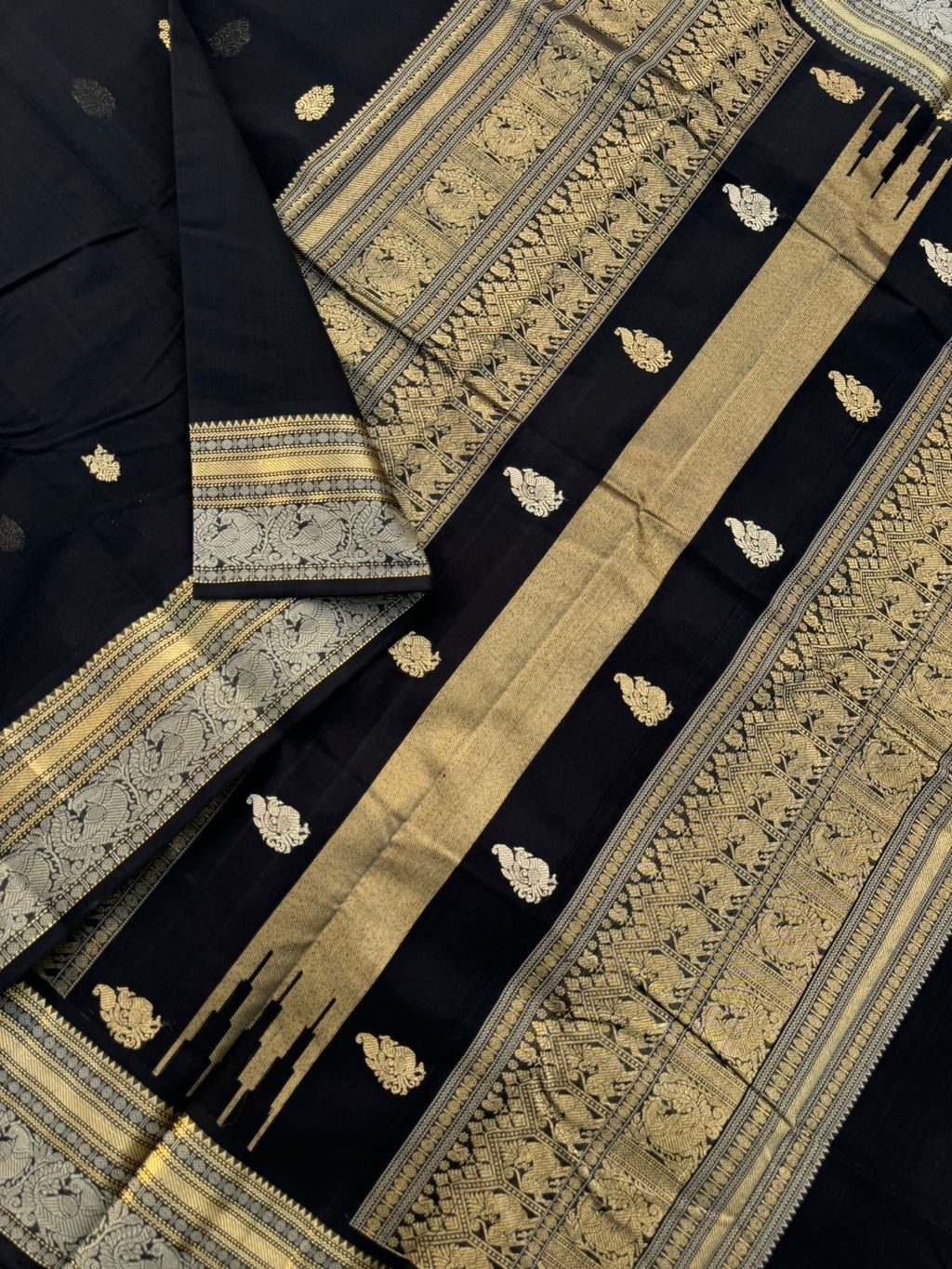 Zari Touched Mangalavastaram - black at the best