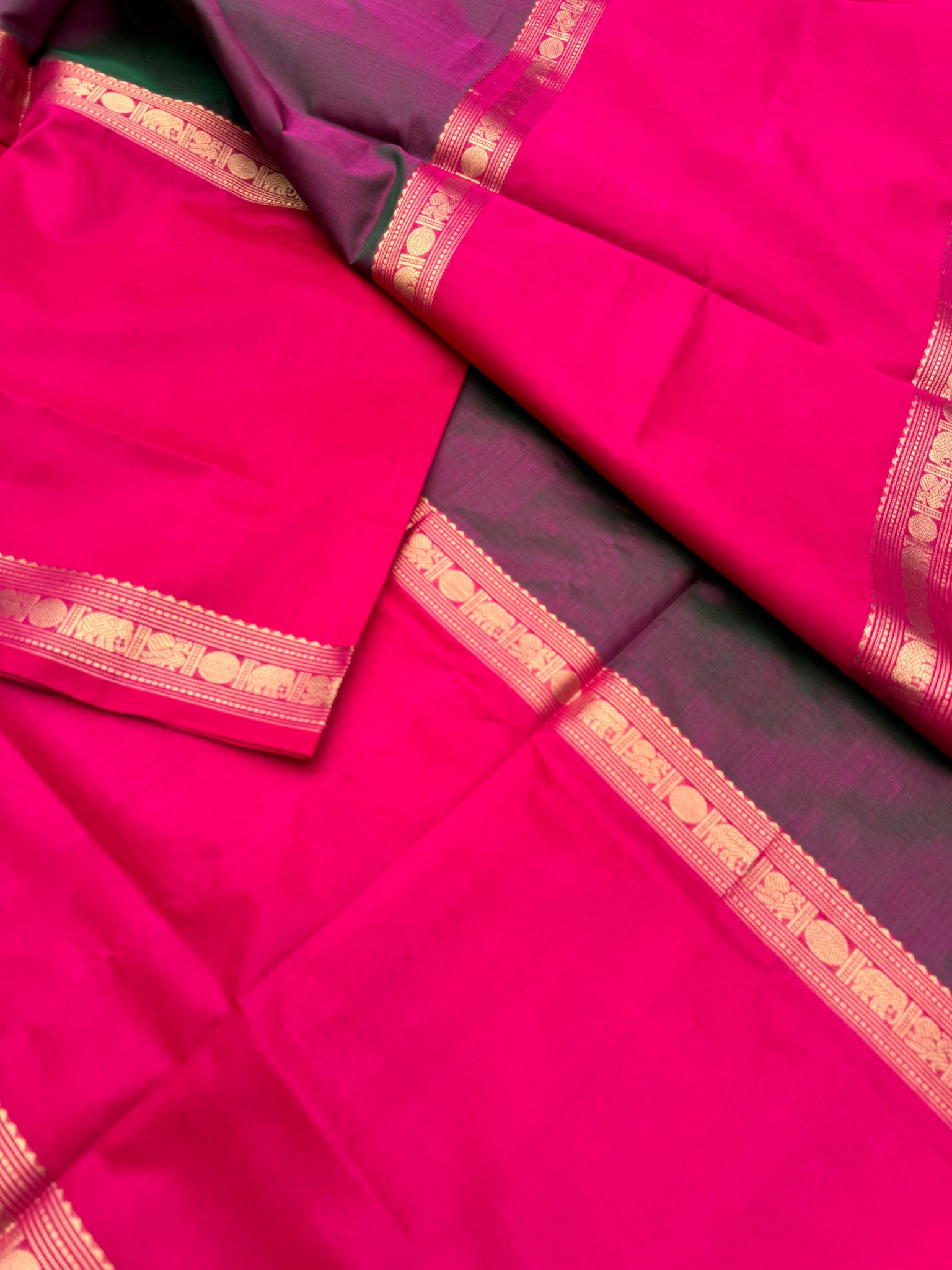 Zari Kissed Silk Cotton - a classy mubbagam !! Mubbagam mean three equal parts