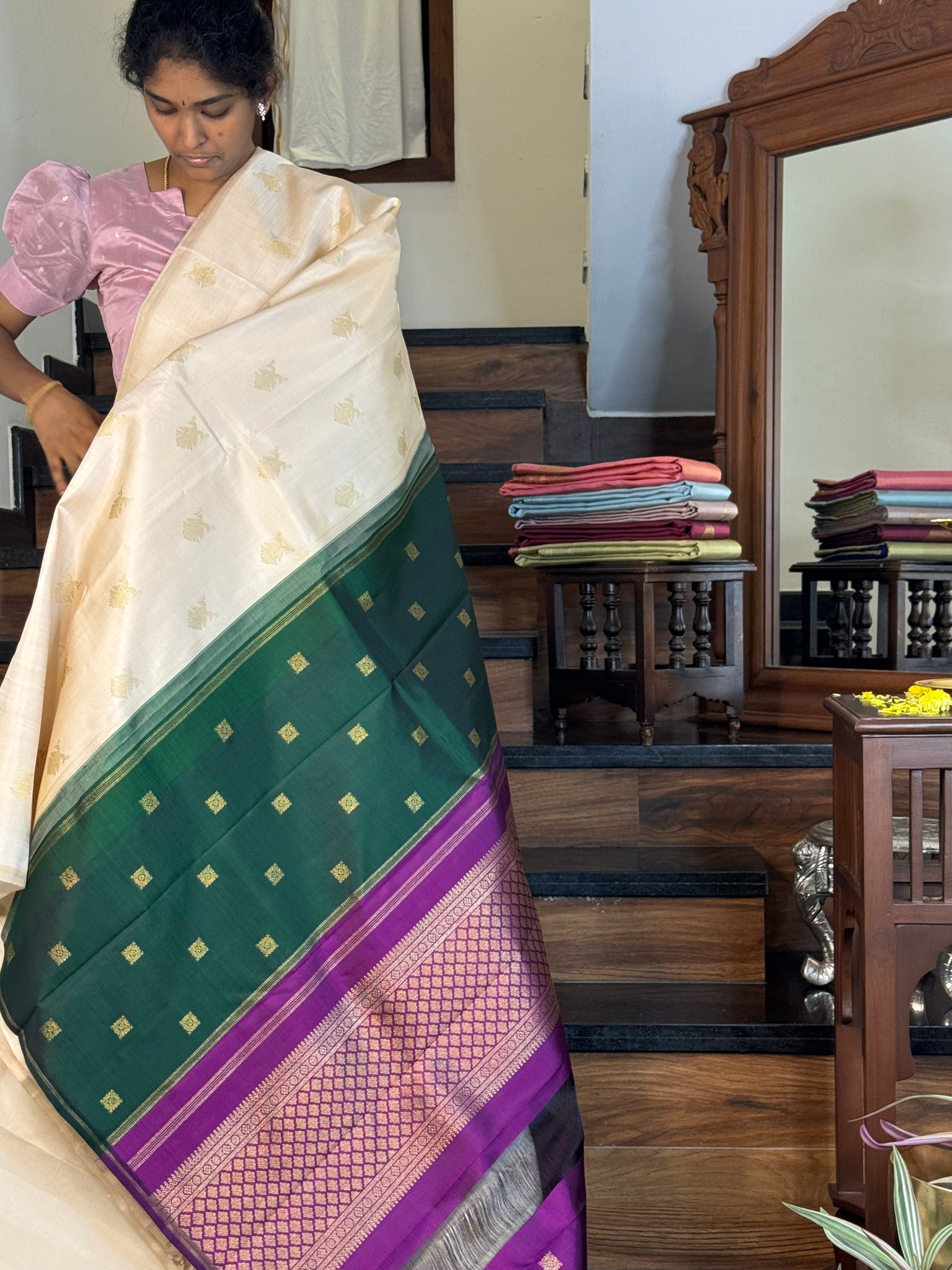 Mohaa - Beautiful Borderless Kanchivaram - a off white with gandaberunda ( irruthalai pakshi ) woven buttas with double pallu concept