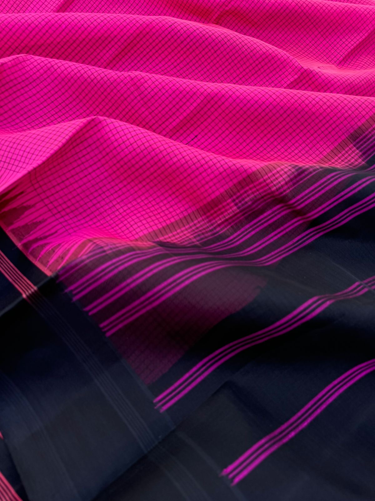 Signature Silk Cotton - pink and black podi kattam