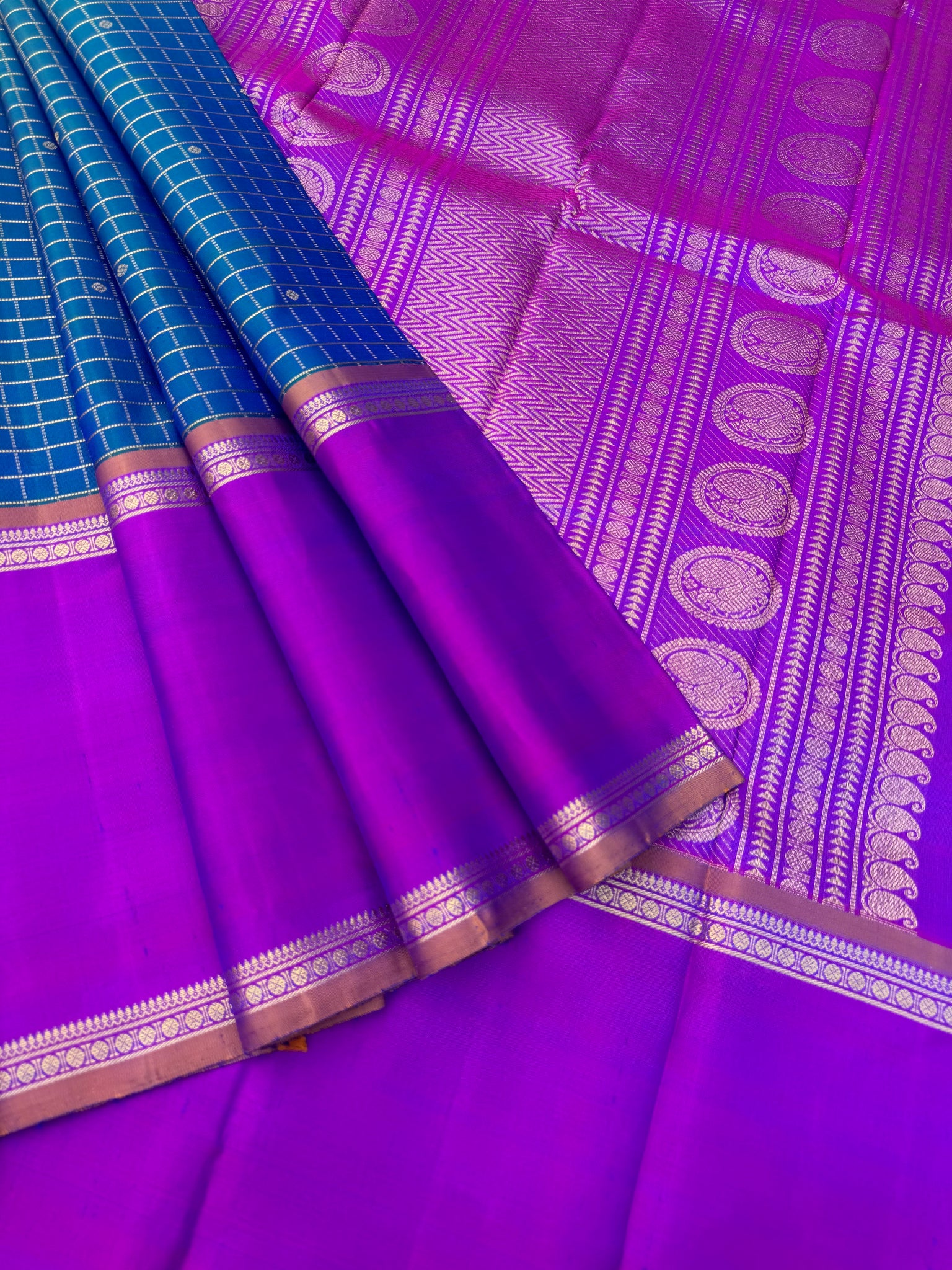Colour Theory - a saree for people who love broad borders mayil kaluth ...