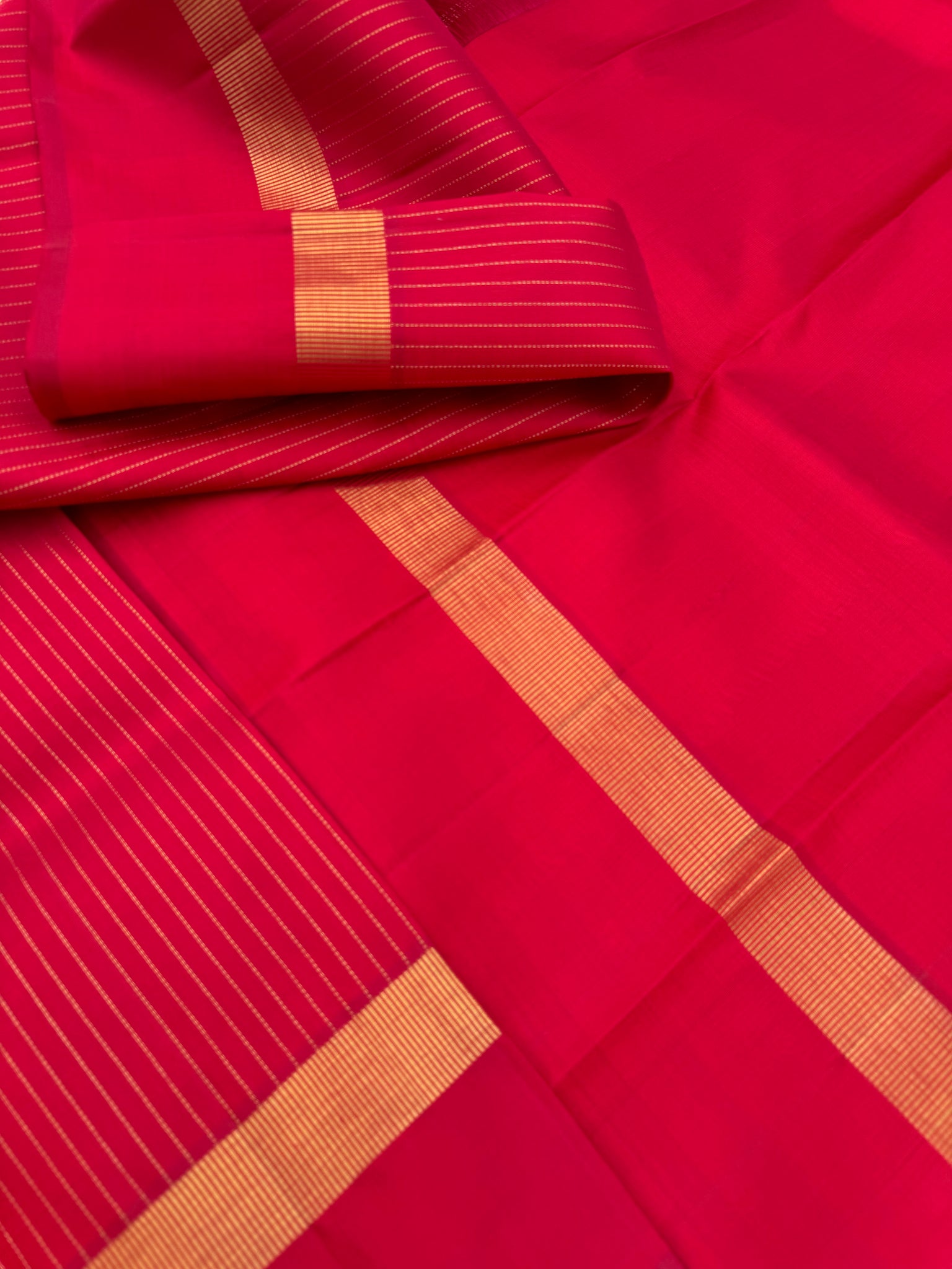 Adhyayam – The No Motifs Kanchivaram - a gorgeous deep dark red gold zari oosi vaanam you can pair with stunning diamond or gold jewellery