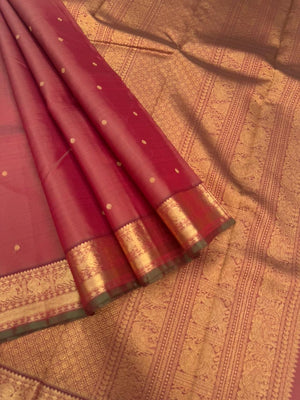 Vairaa - The traditional luxurious Vairaoosi on Kanchivaram - deep traditional kalayana aaraku and gold vairaoosi with yali and annapakshi woven borders