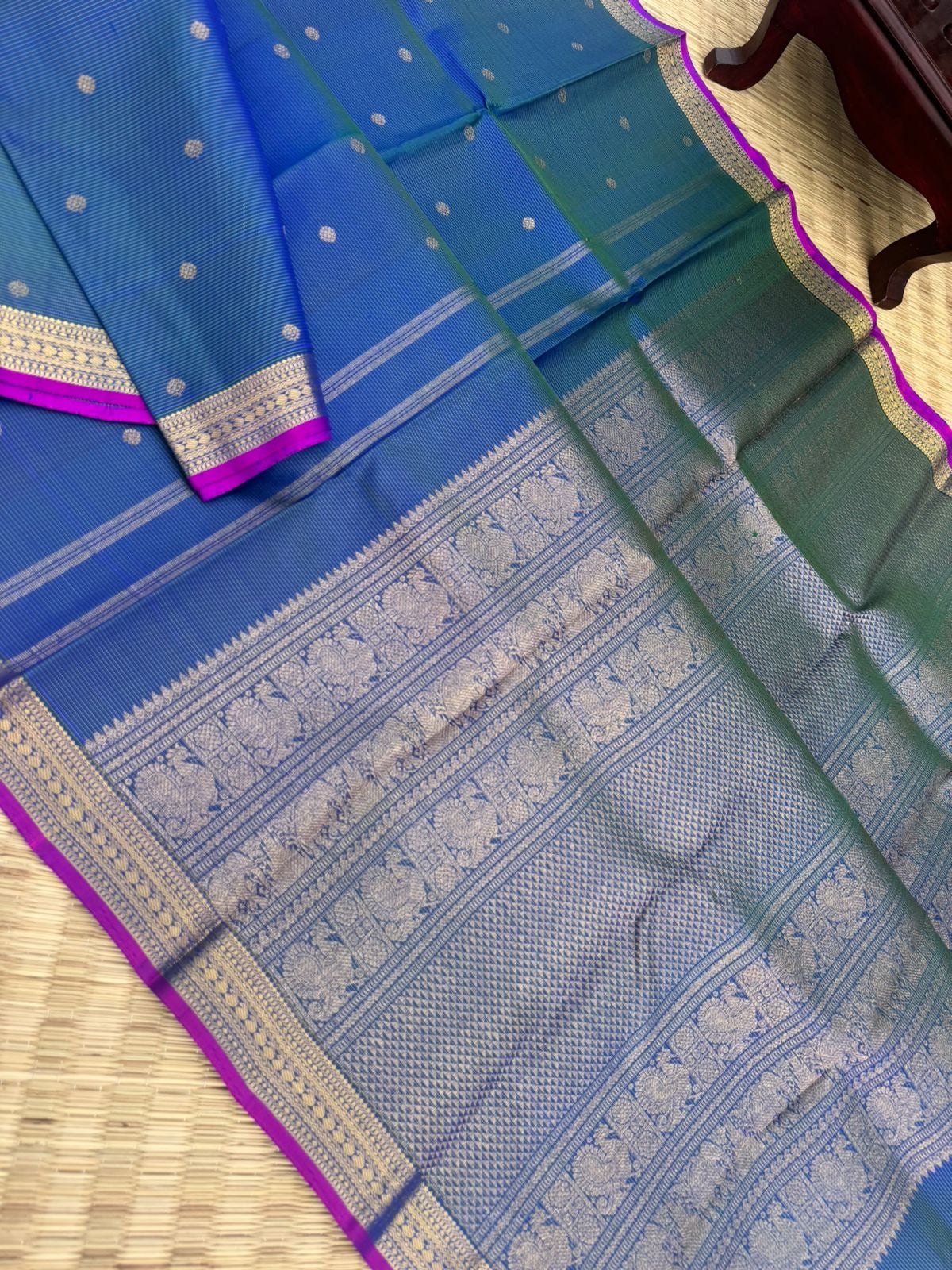 Vairaa - The traditional luxurious Vairaoosi on Kanchivaram - for people who love small borders and vairaoosi in dual tone peacock blue green