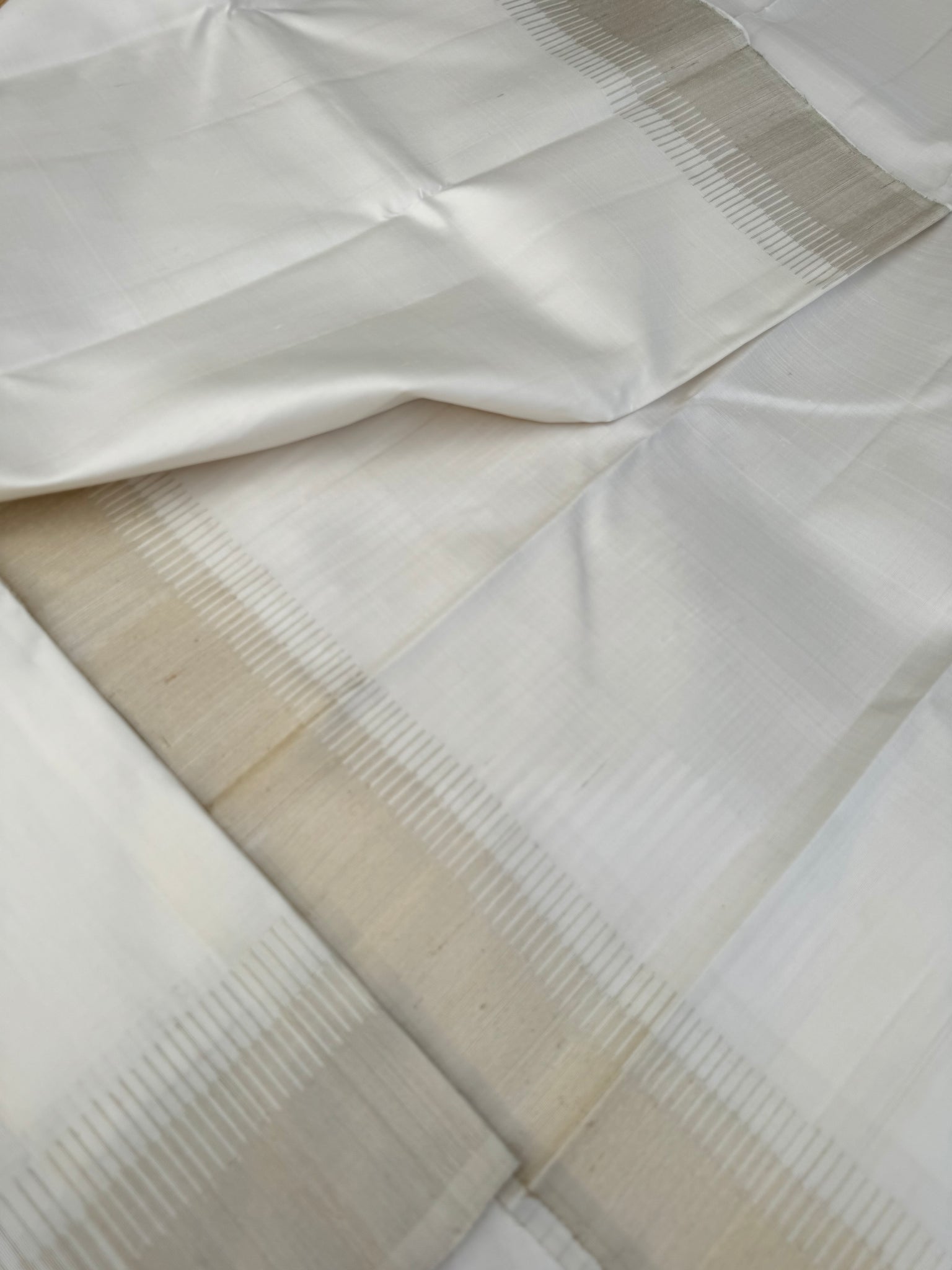 Aadthyayam – The Everyday Kanchivaram - a classy off white seep reek 8 kol kanchivaram- this saree may have some irregularities that is the authenticity of this handloom weave