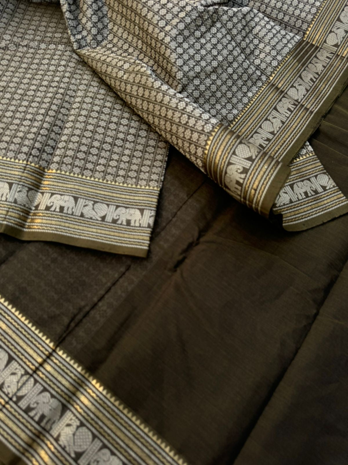 Zari Touched Mangalavastaram - gorgeous 20000 woven buttas