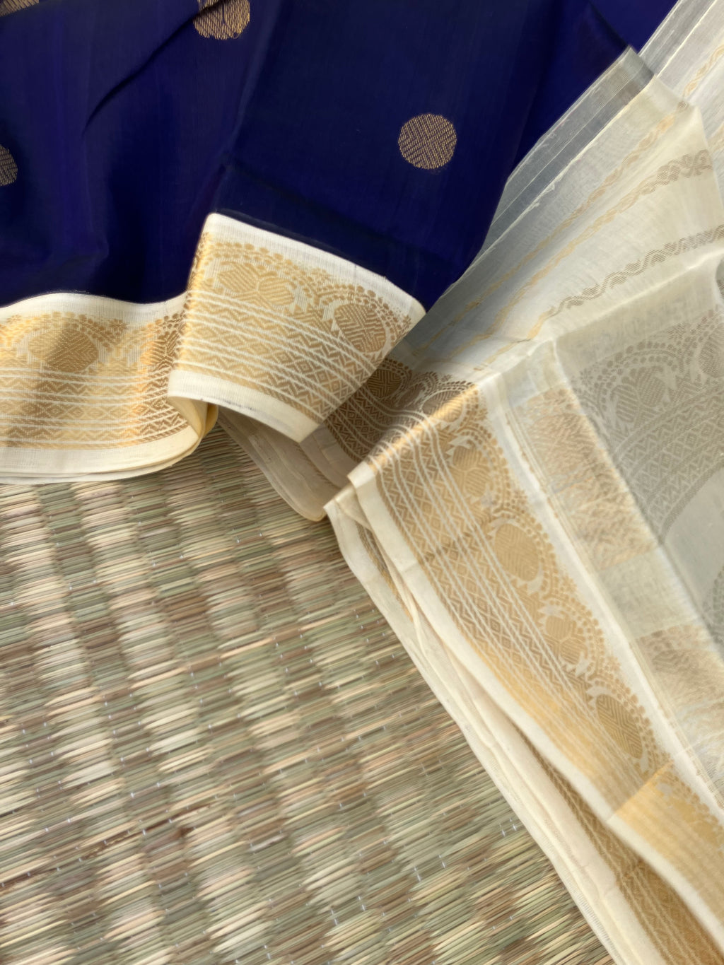 Korvai Silk Cotton - deep navy blue and off white