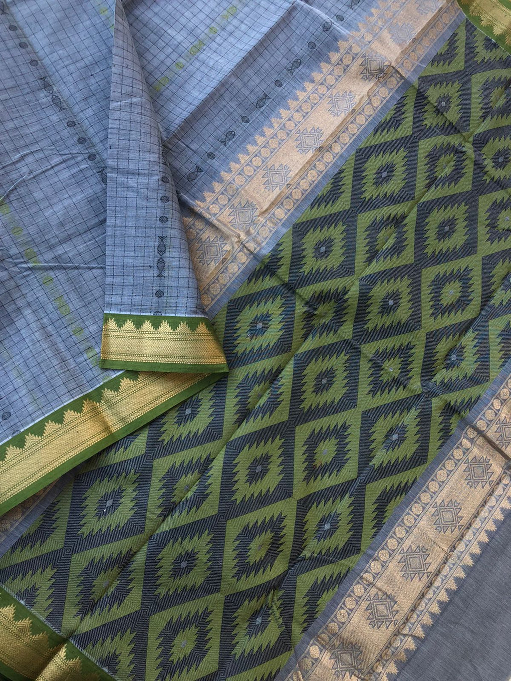 Mangalavastaram - ash grey with geometric diamond weave pallu with fish buttas woven body