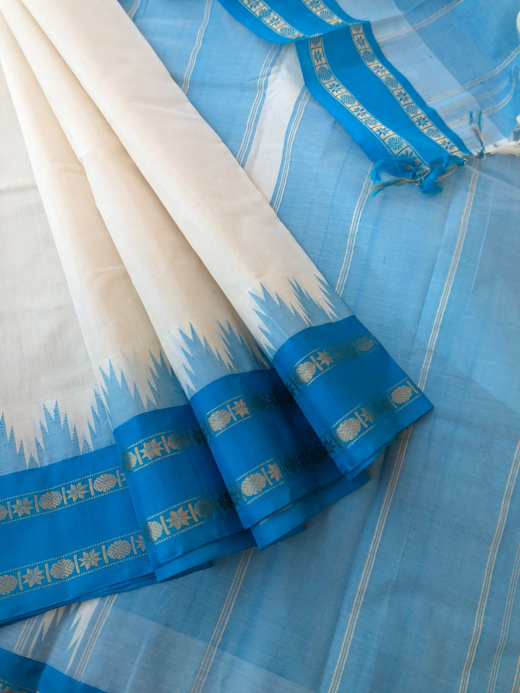 Cotton body with Pure Silk Double Side Korvai Borders - off white and sulphate blue