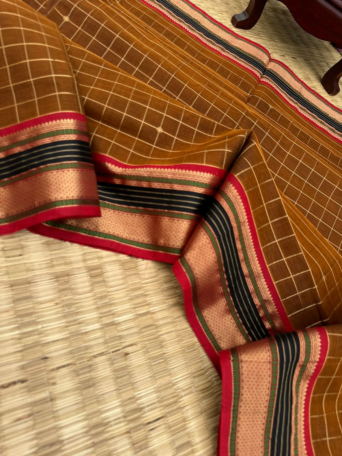 Zari Kissed Silk Cotton -burnt caramel brown muthu kattam is absolutely unusual