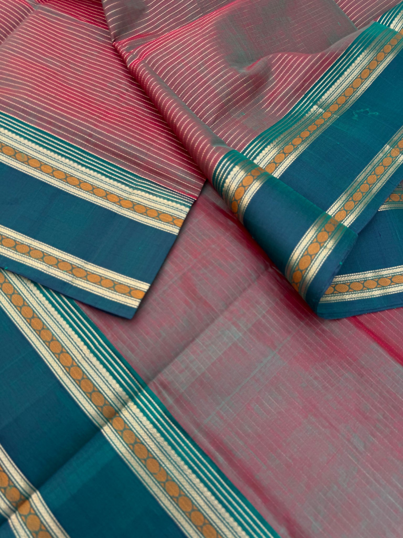 Zari Kissed Silk Cotton - a perfect maanthululir vairaoosi