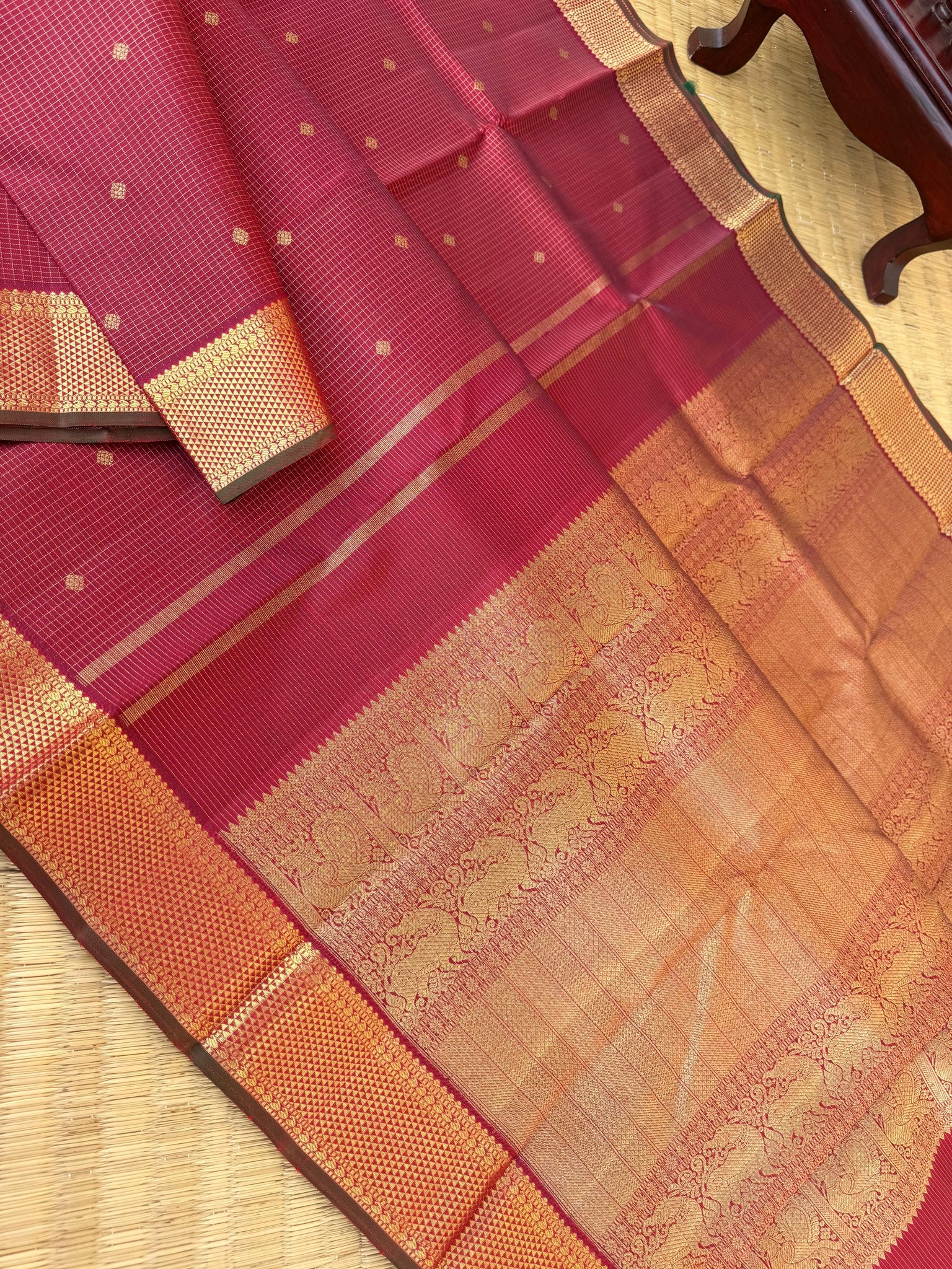 Aandal - The grandeur Kanchivaram - deepest maroon ( aaraku ) Vairaoosi kattam with aarai maadam woven borders