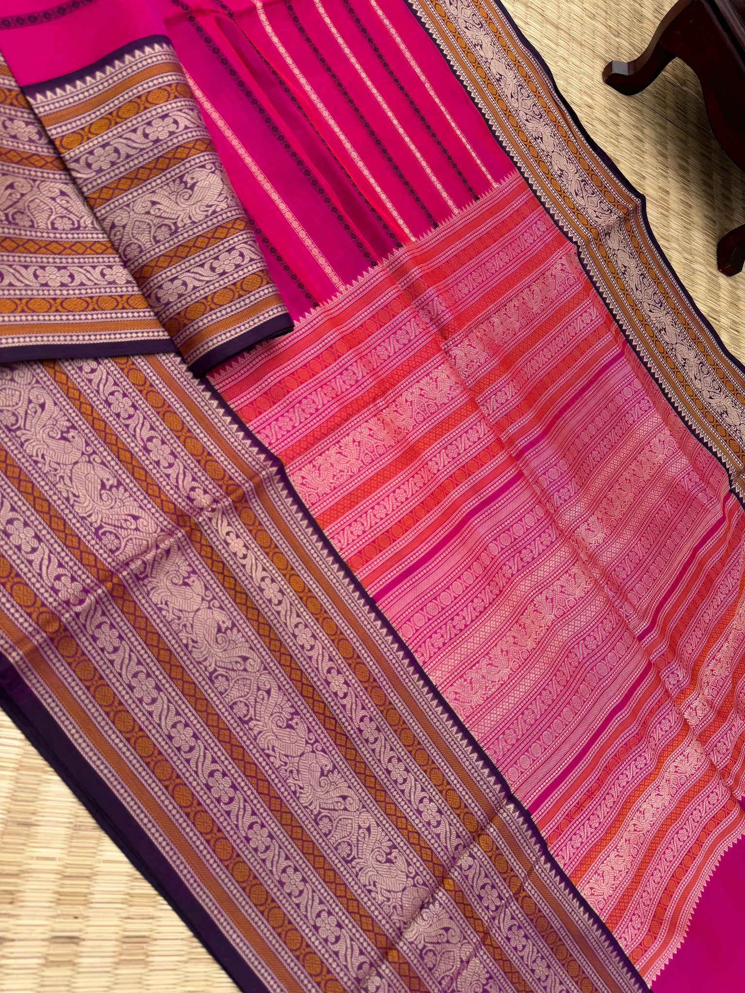 Woven Motifs Silk Cotton - deep pink veldhari with stunning borders