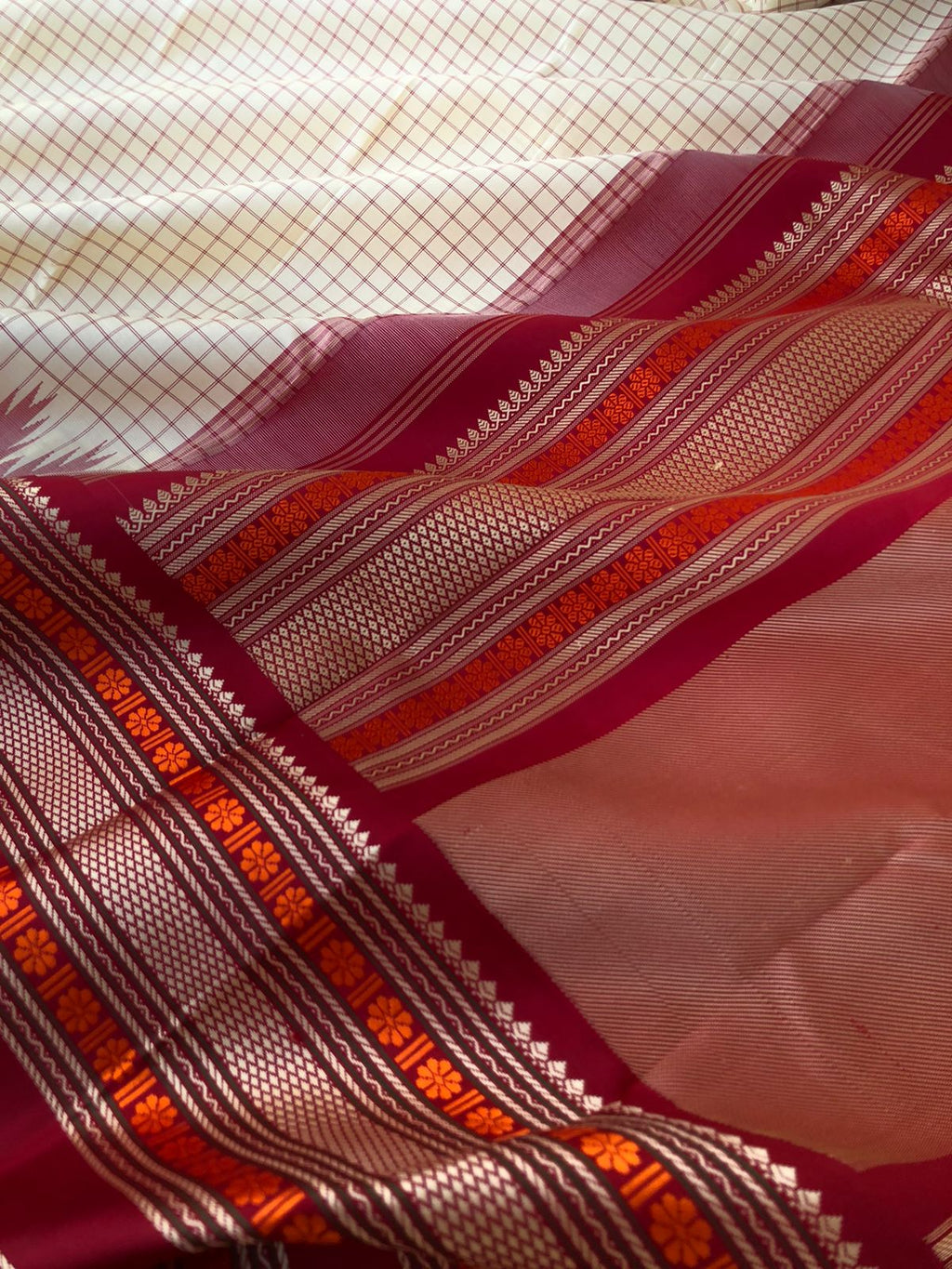 Silk Play on No Zari Kanchivaram - classy smallest off white and aaraku kattam woven body with varusai pett woven borders