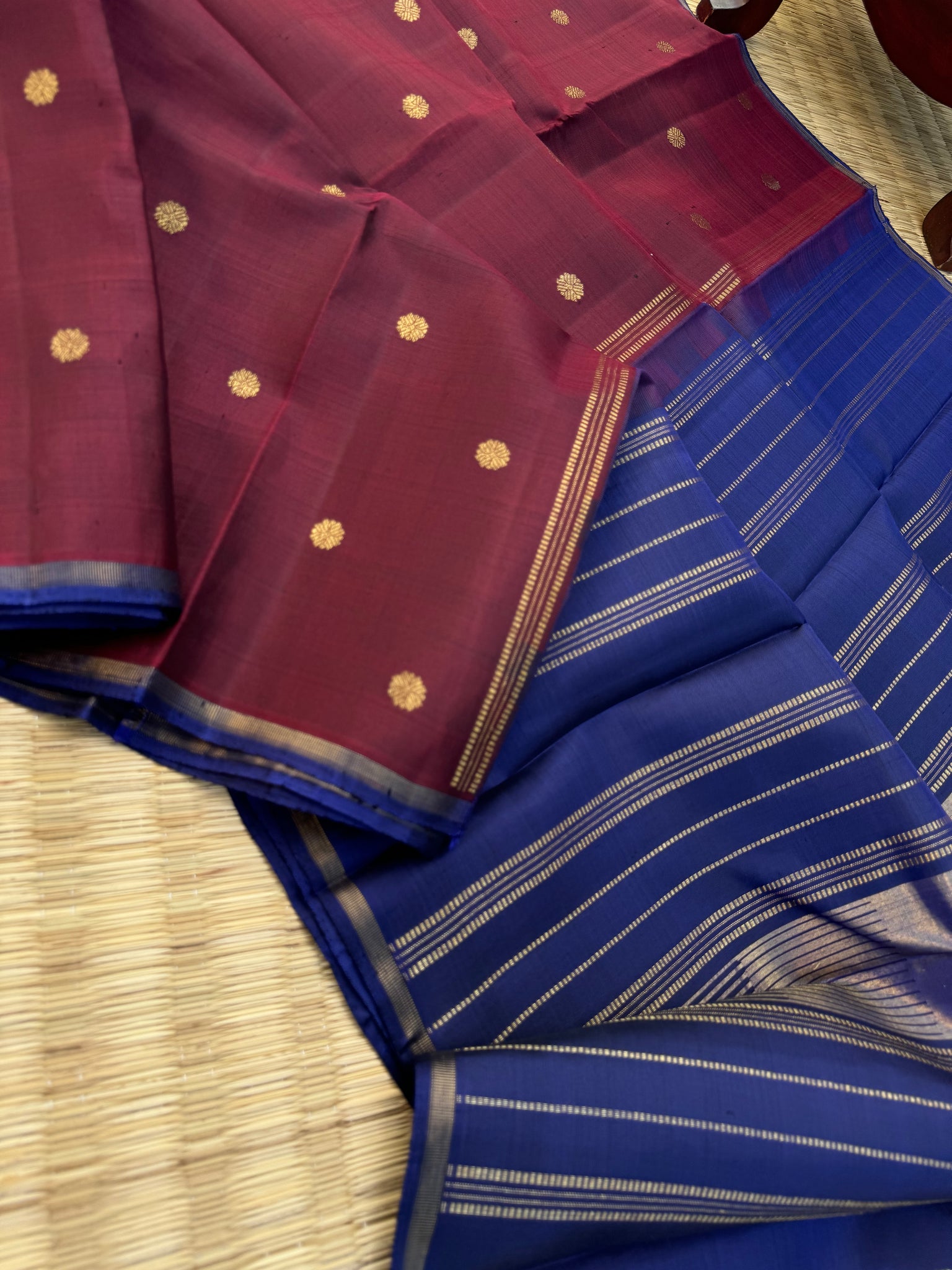 Mohaa - Beautiful Borderless Kanchivaram - deep dark kum kum maroon with darkest deep ink blue pallu and blouse