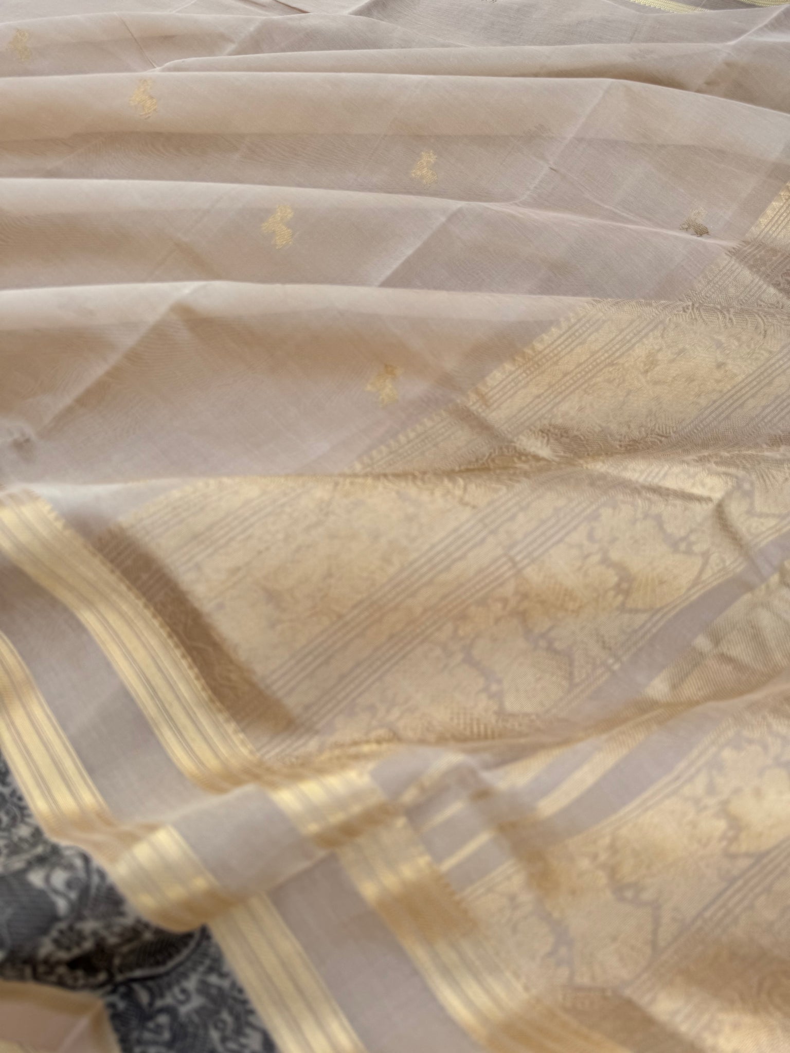 Zari Kissed Silk Cotton -beige and gold