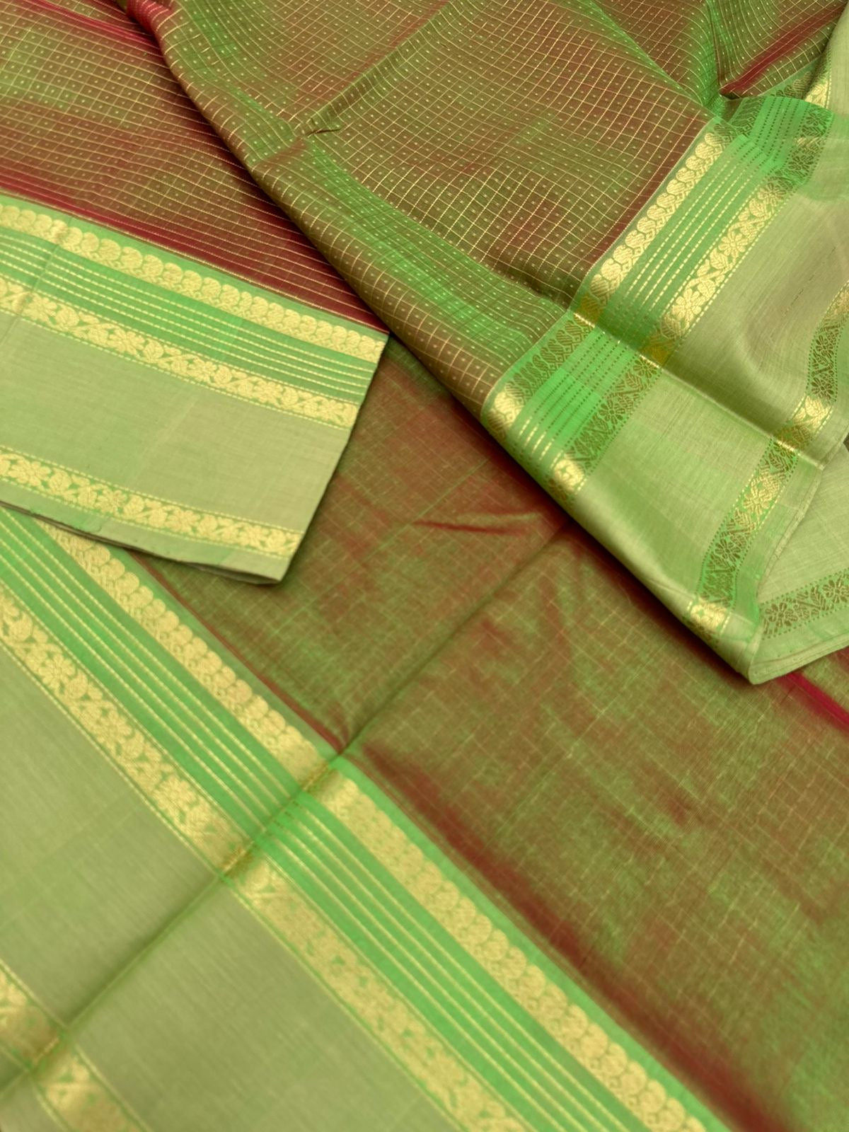 Zari Kissed Silk Cotton -dual tone manthulir colour Lakshadeepam with long pallu