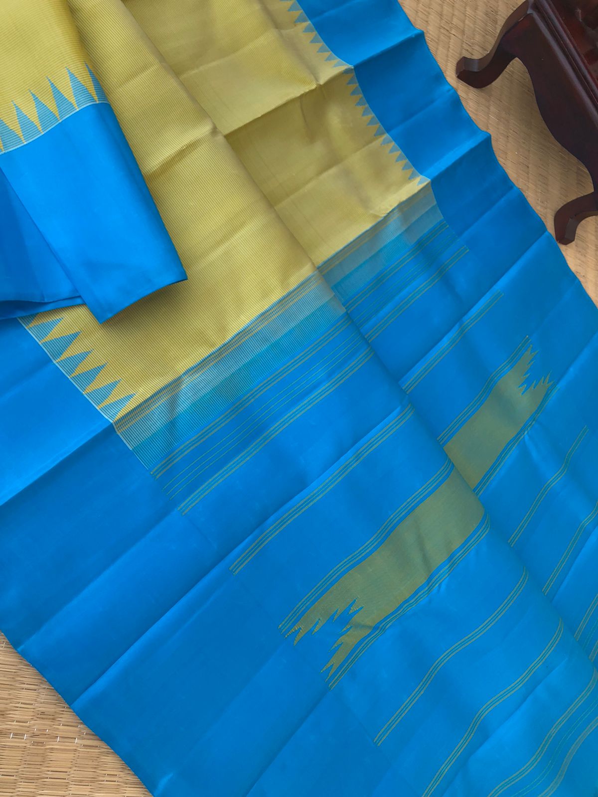Best of Best Korvai Kanchivaram - beige with a touch of yellow oosi stripes no zari korvai Kanchivaram with sulphate blue pallu borders and blouse