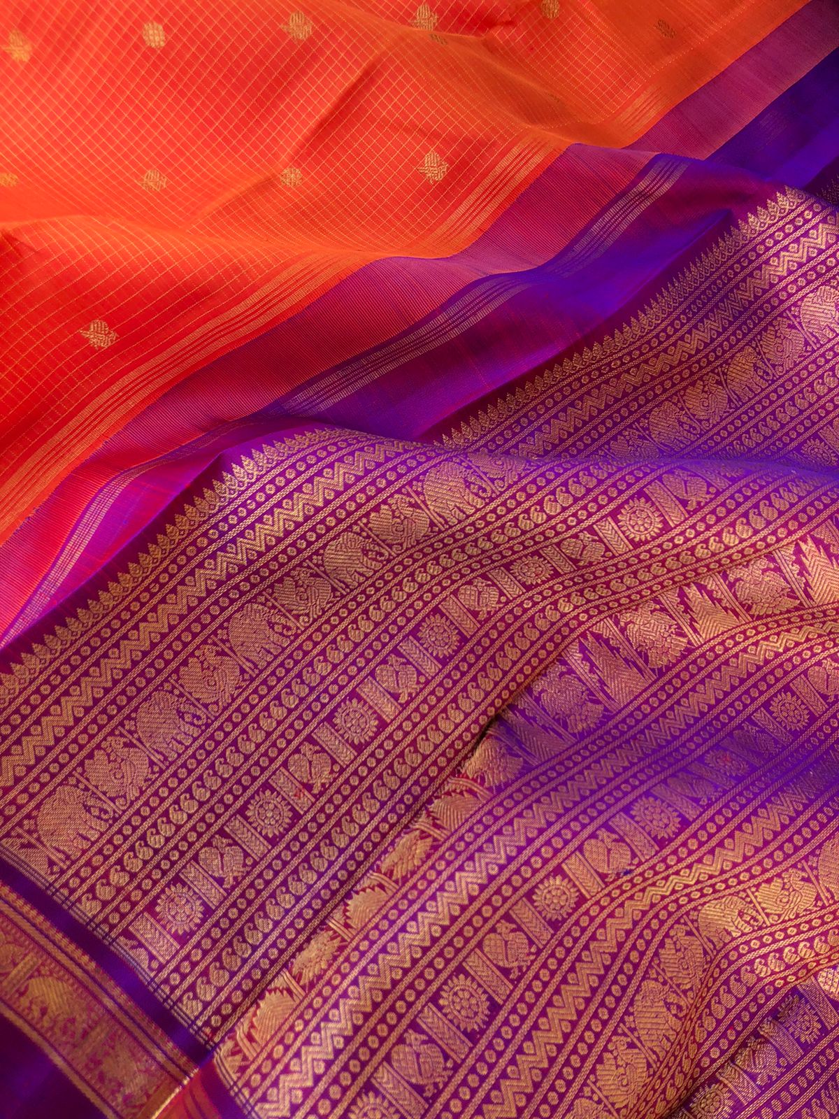 Oosi kattams on Kanchivaram - stunning orange and violet oosi kattam with horse and elephant woven rett pett borders with detailed gold zari woven pallu