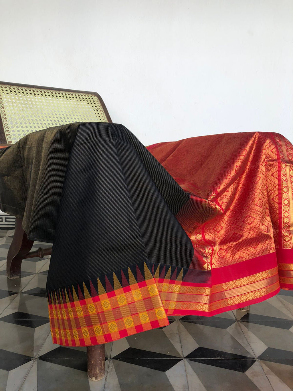 Festive vibes on Korvai Silk Cotton - black Vairaoosi with chex woven borders