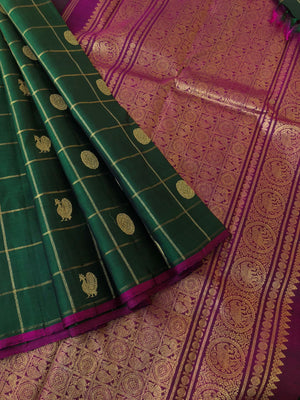 Mohaa - Beautiful Borderless Kanchivarams - stunning Meenakshi green and majenta mayil chackaram