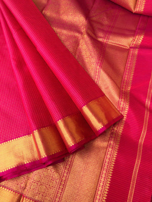 Oosi kattams on Kanchivaram - Wedding vibes on majenta pink and deep Indian pink oosi Kattam