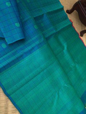 Mohaa - Beautiful Borderless Kanchivarams - most beautiful dual tone teal blue green no zari Mayil chackaram and the best part is the contrasting pink blouse