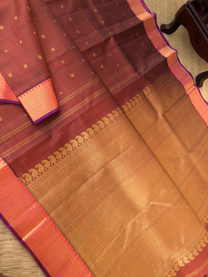 Oosi kattams on Kanchivaram - totally unique and unusual burnt caramel brown/ maanthulir brown oosi kattam with solid hold zari woven borders