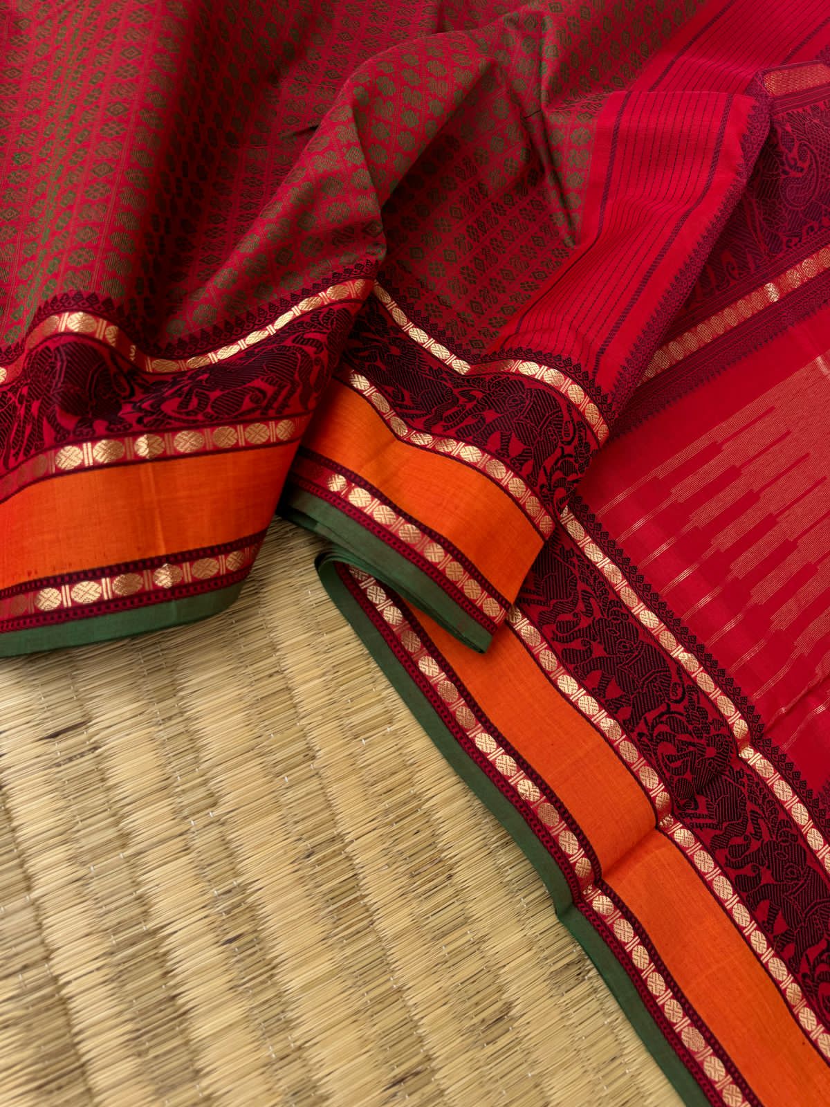 Mangalavastaram - 20,000 woven butta