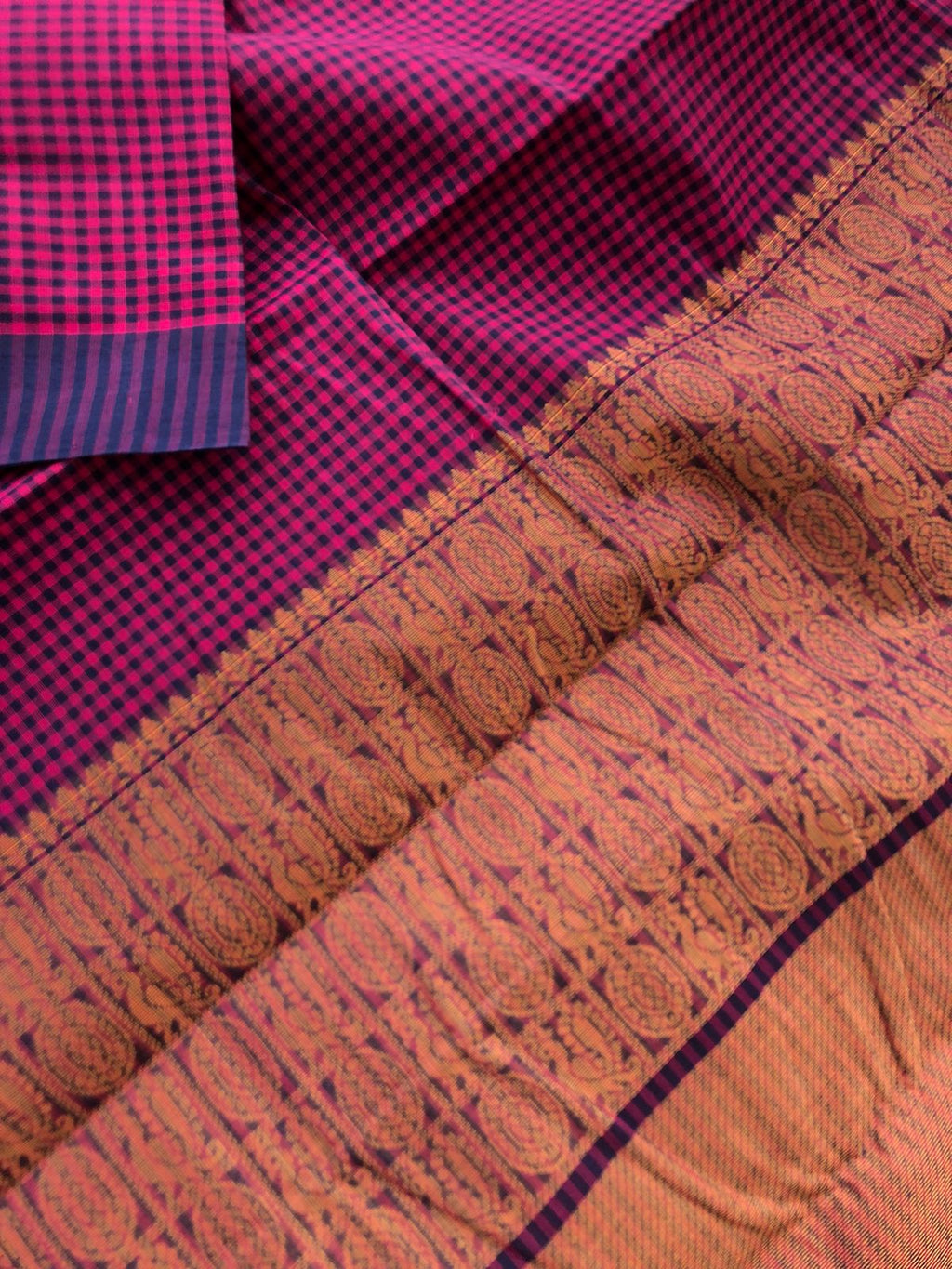 Mangalavastaram - Deep Purple and deep pink kottadi chex woven borderless Mangalavastaram with mayil chackaram woven pallu