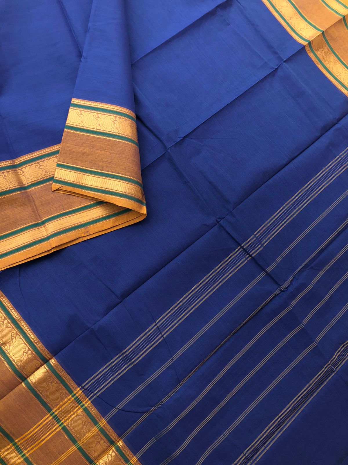 Zari Twist - blue and golden biscuit