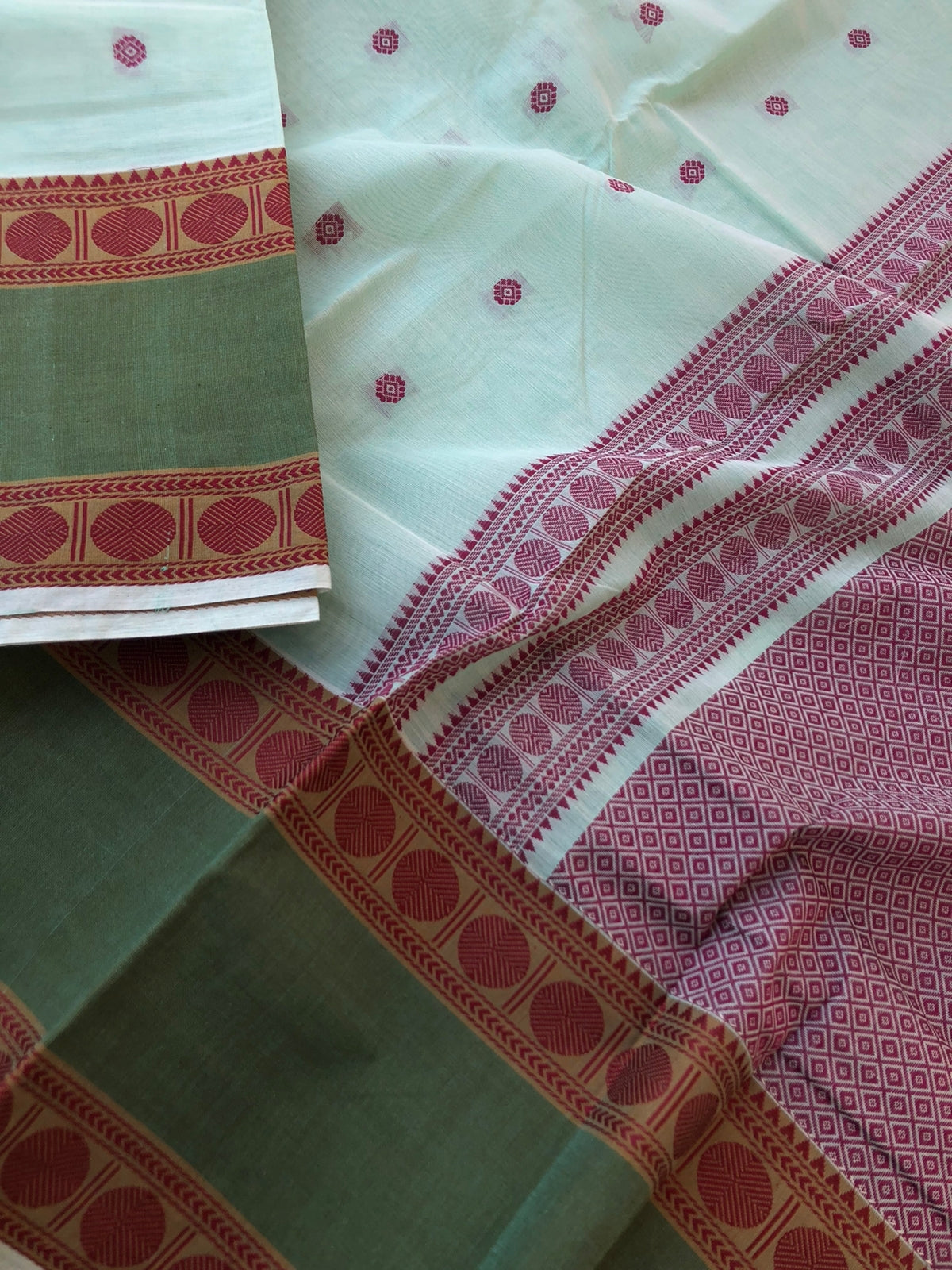 Divinely Woven Kanchi Cottons - pastel pista green with retta pett woven borders
